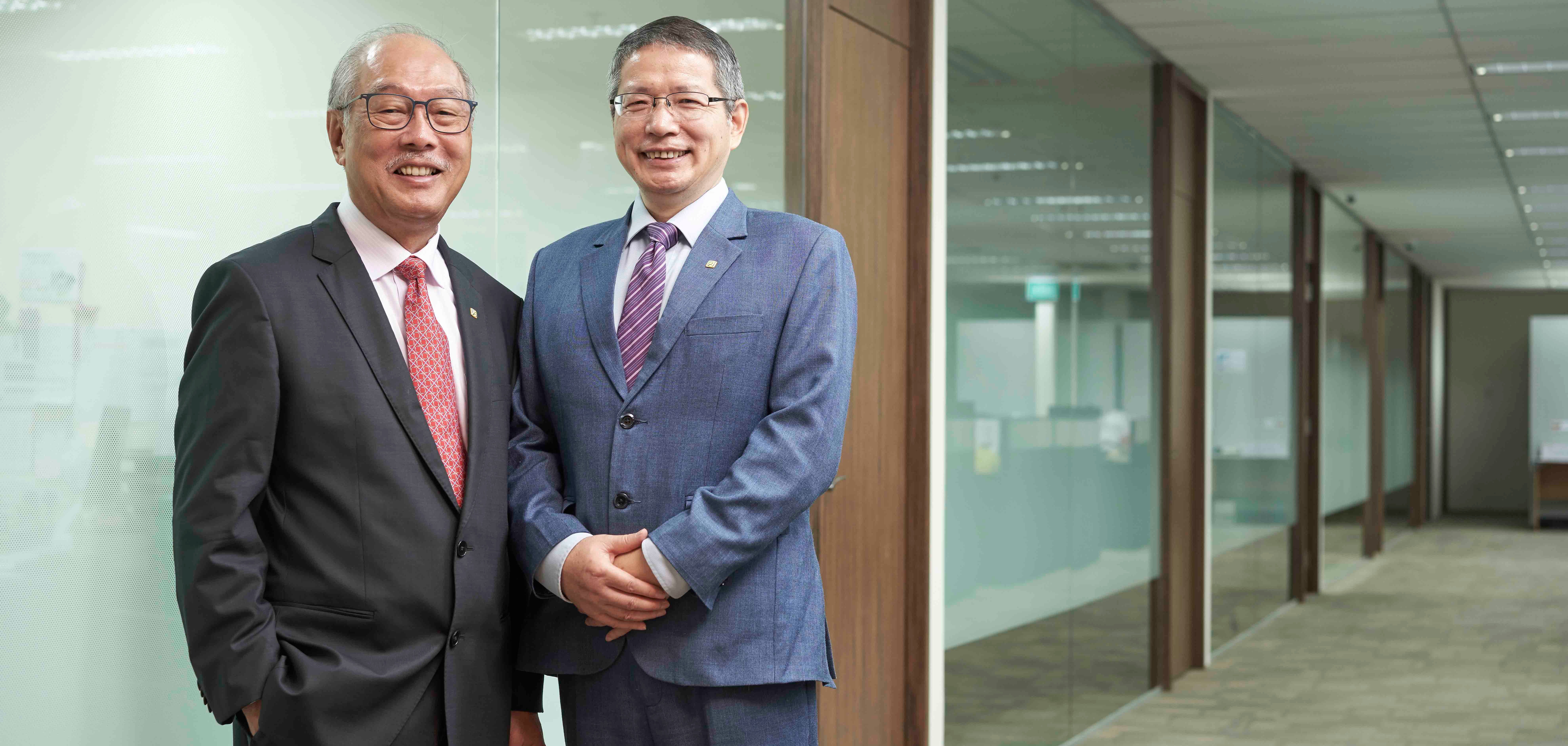 (L-R) Ow Chin Seng, Executive Chairman and Dr Raymond Yang, General Manager/Director